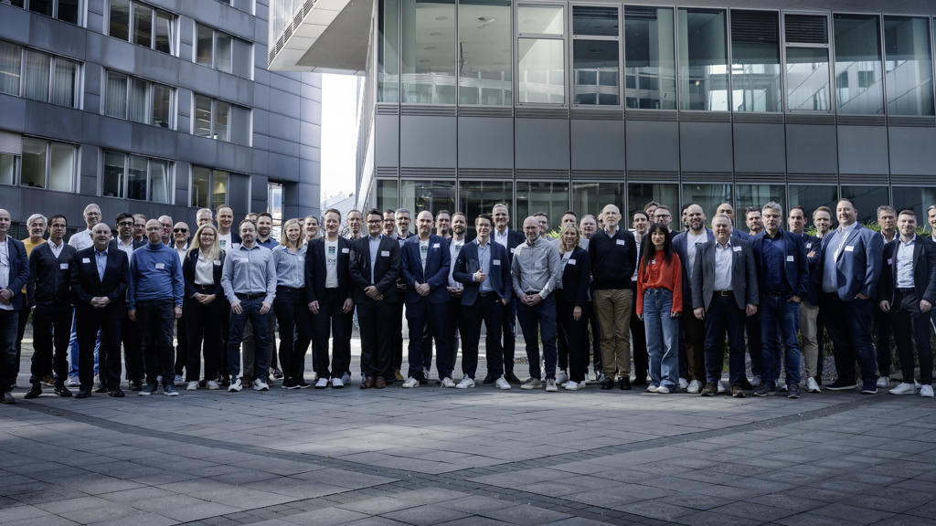 Gruppenbild vom dritten Speira Battery & E-Mobility Forum in Köln