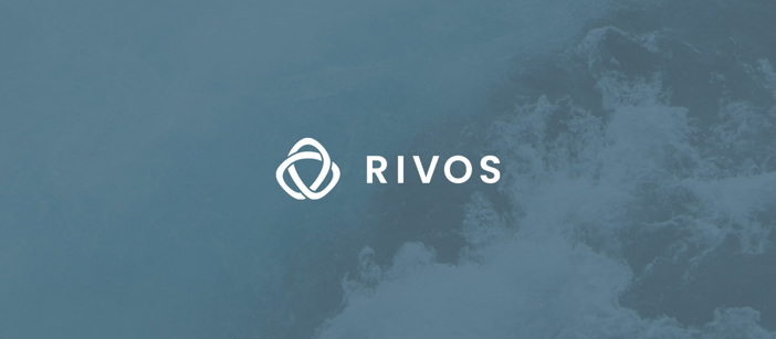 Speiras RIVOS-logo foran en blå bakgrunn som viser en elv som flyter.