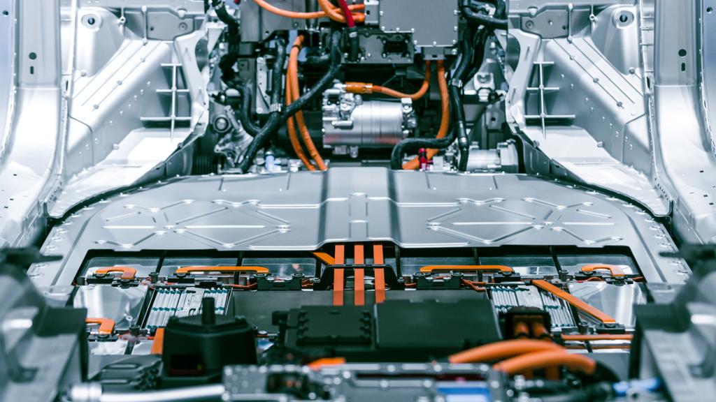 Die Batterie eines Elektroautos, hergestellt aus Aluminiumstreifen von Speira.