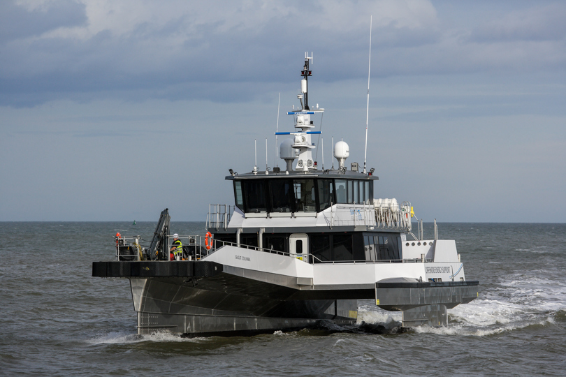 Seacat Columbia-skip på havet.